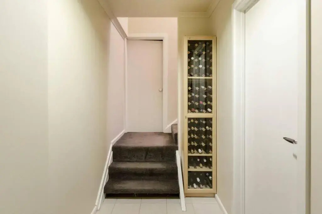 Upstairs Studio Apartment with street access