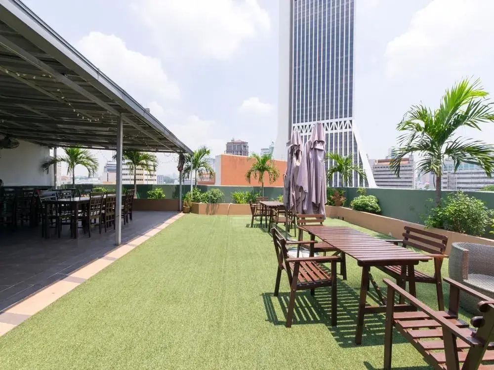 OYO 139 The Marque Hotel