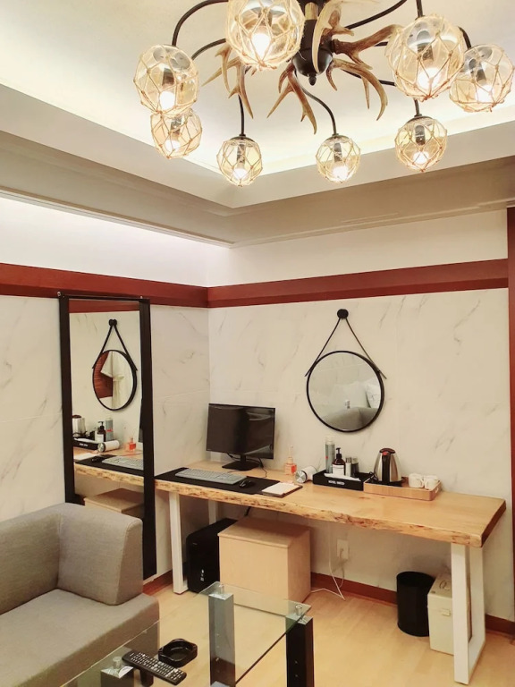Uneed Hotel