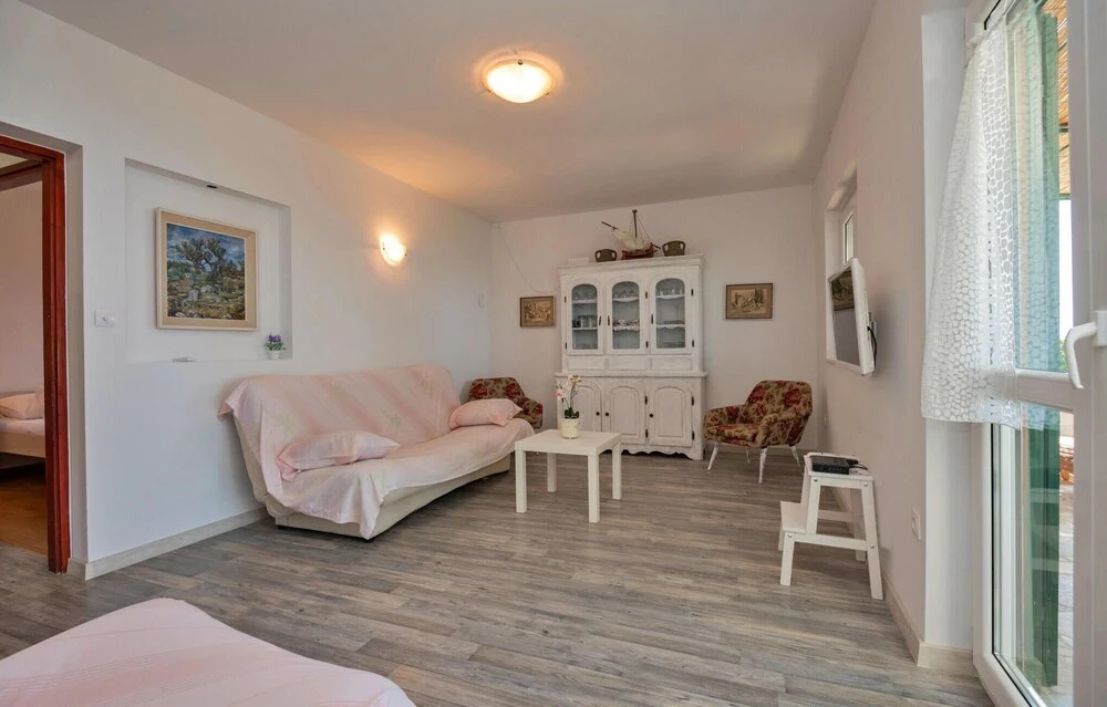 Nice Home in Podgora With Wifi and 2 Bedrooms