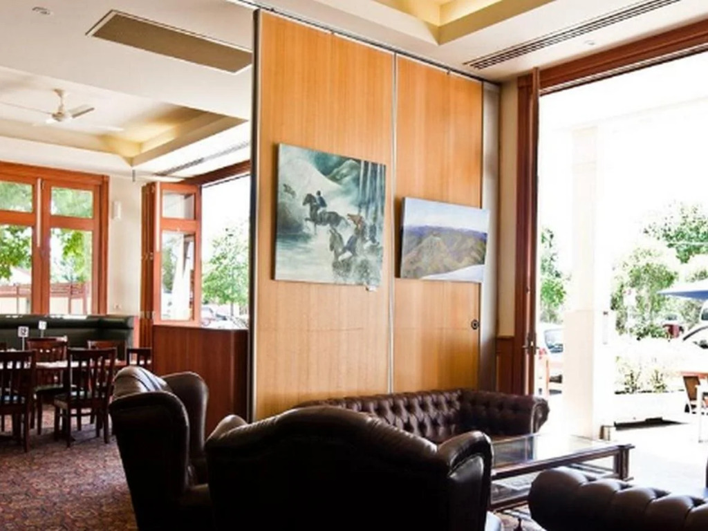 Delatite Hotel