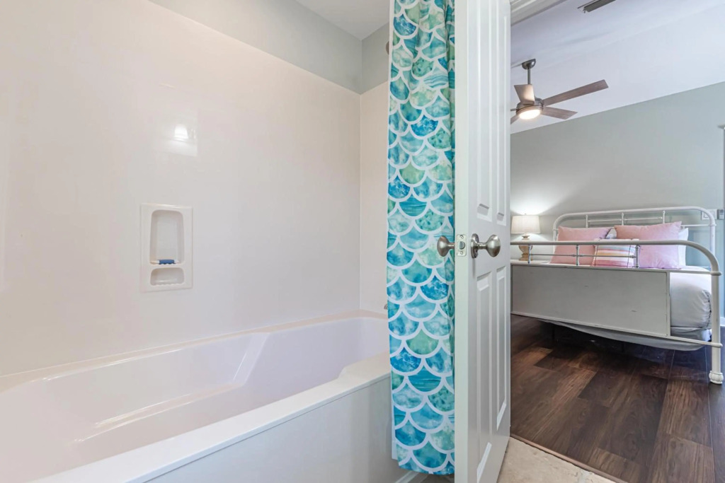 1329 Laurel Grove Sea Turtle CottageS 3BR 3BA 10