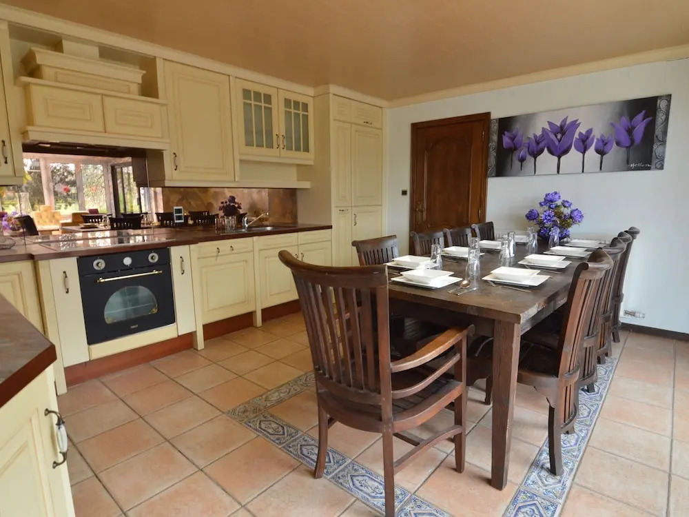Charming Holiday Home with Hot Tub in Bree