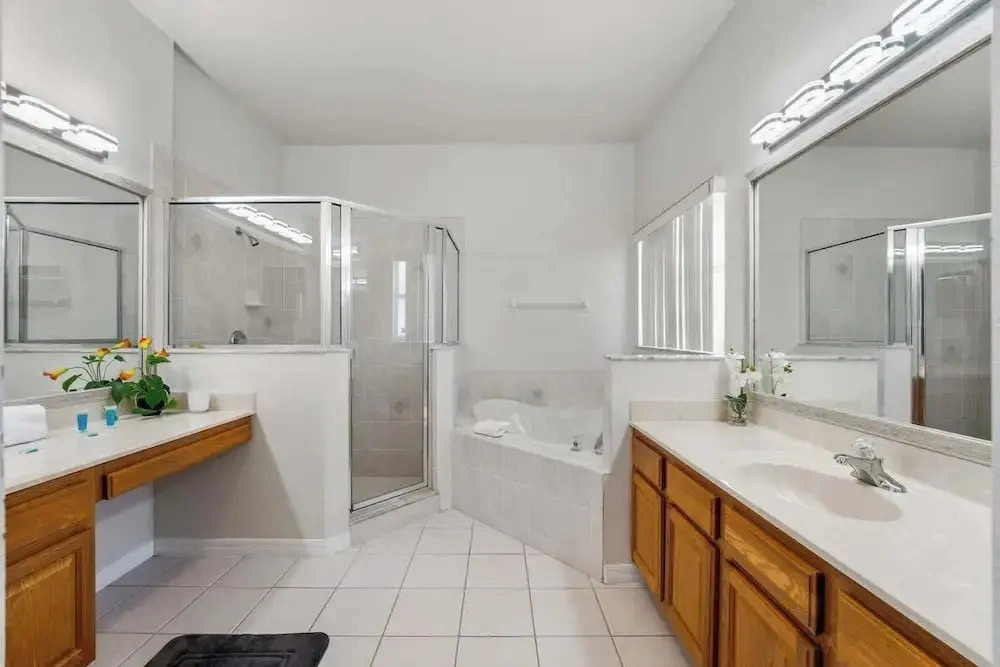 Make Memories in This 6 Bedroom With Private Pool