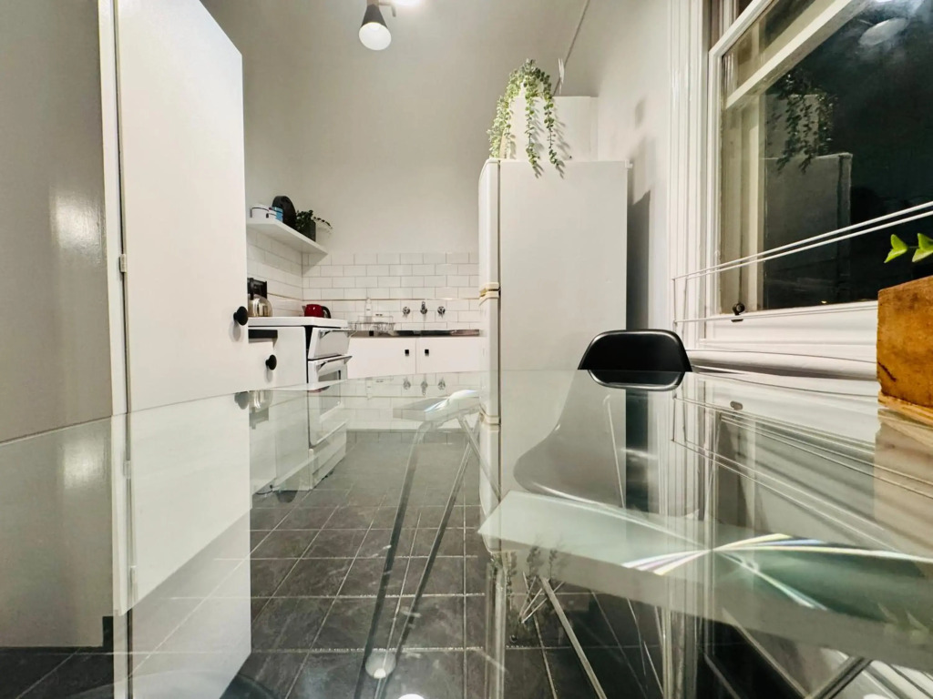 Entire Townhouse in Heart of Echuca's Port CBD - 15 guest capacity