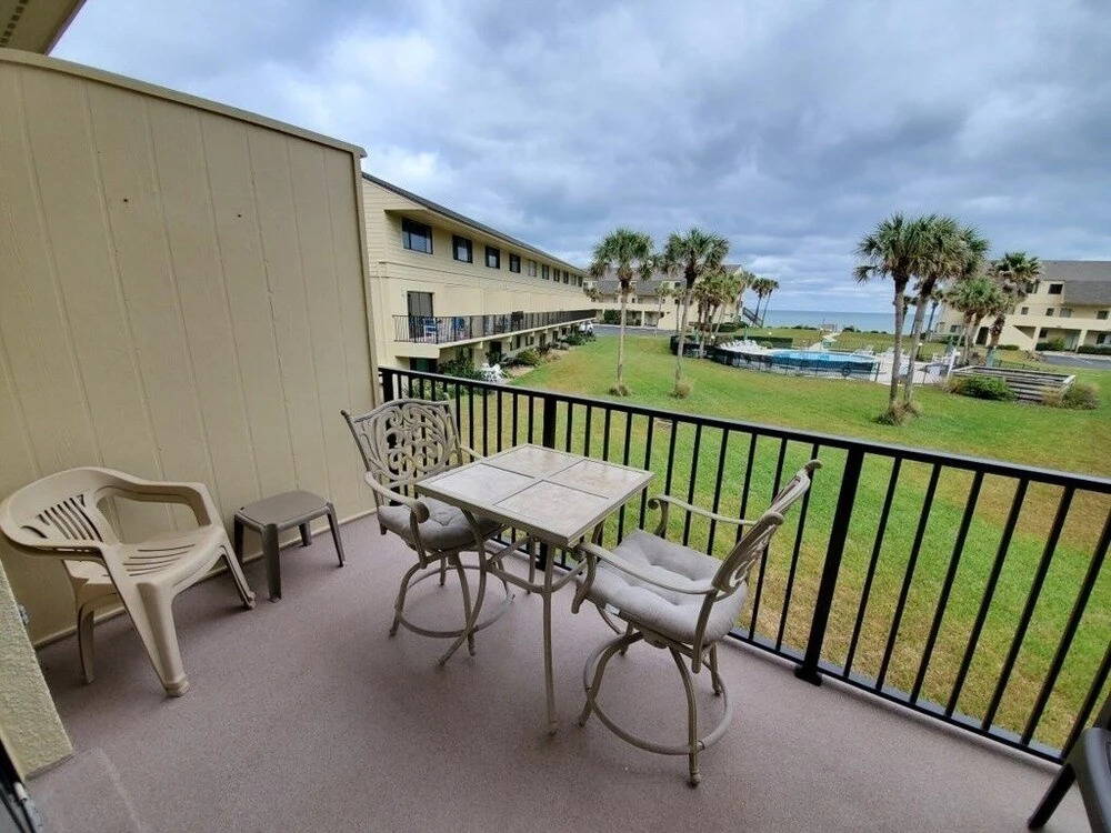 Summerhouse 433 2 Bedroom Condo by RedAwning