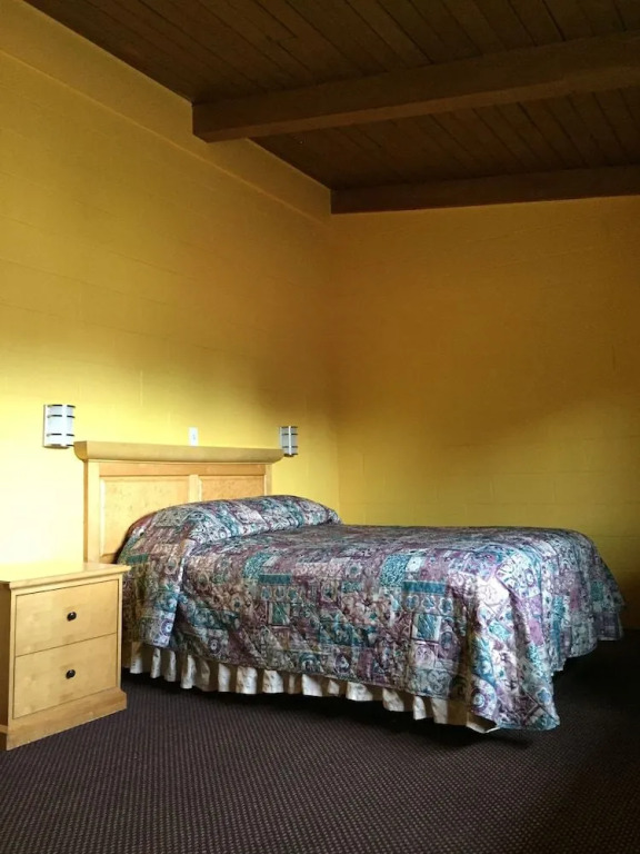Lamplighter Motel
