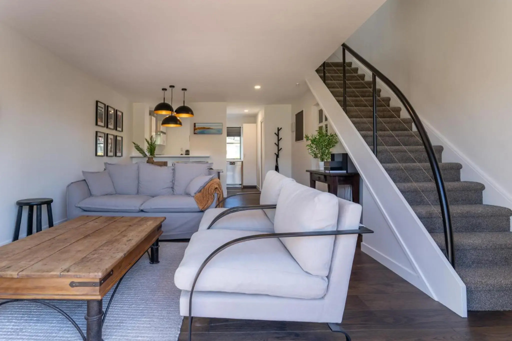 Chester Street West Apartment