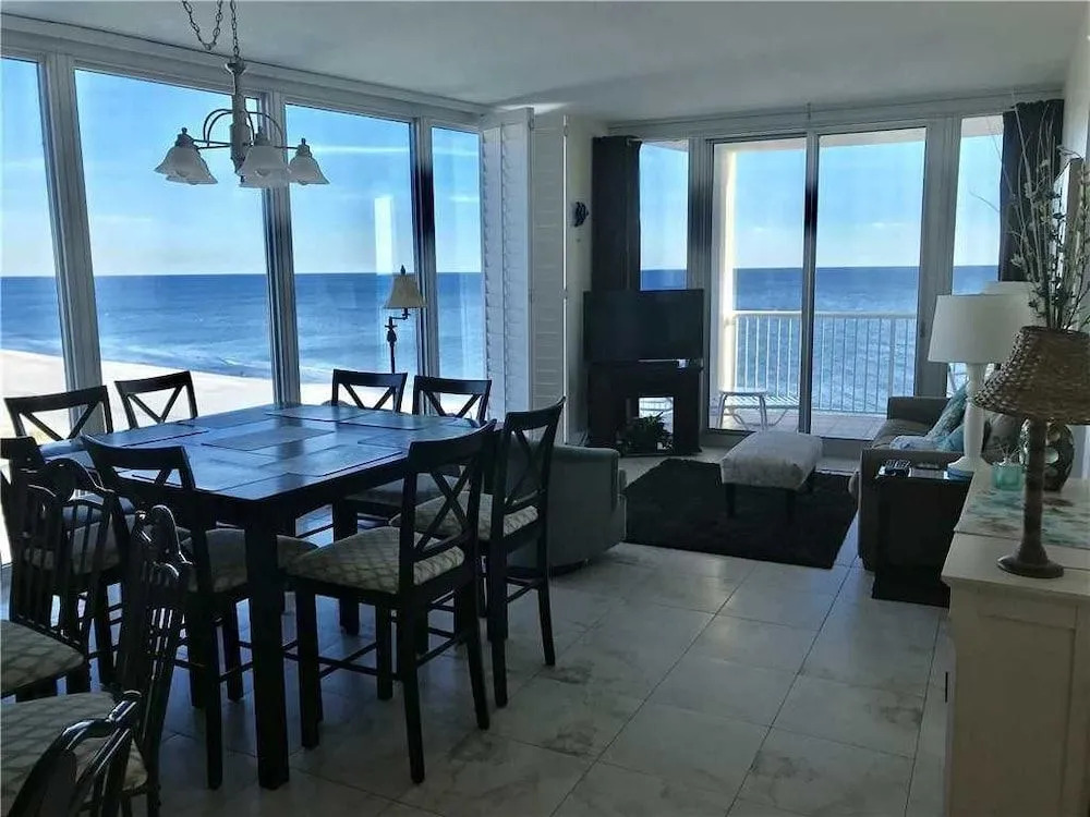 Island Tower 901 3 Bedrooms 3 Bathrooms Condo