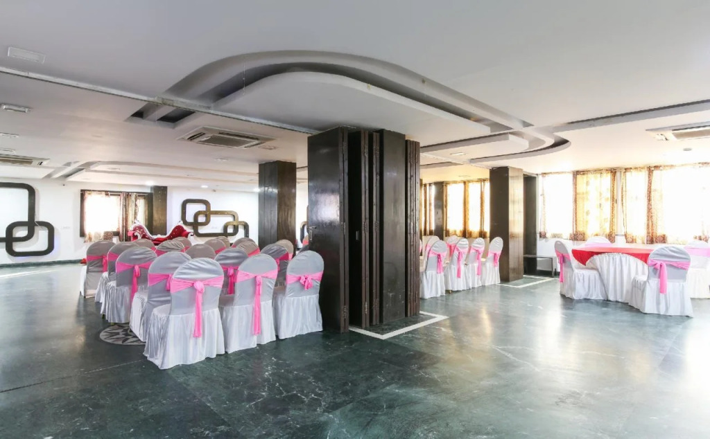 Collection O 18495 Hotel Blues Shivalik