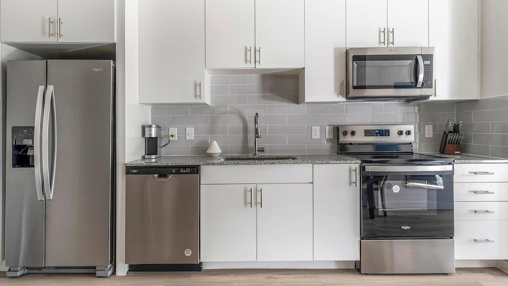 Landing Apartments - South Austin