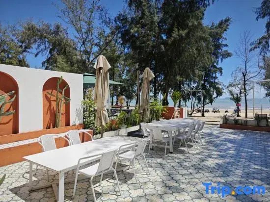 Yangjiang Beach House B&B