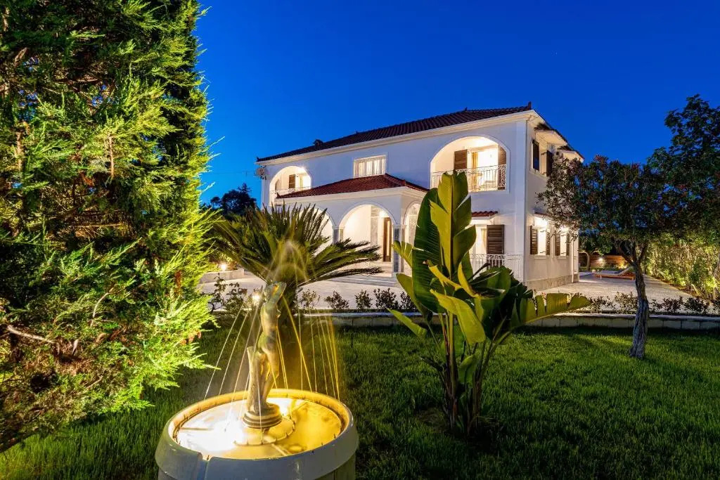 Aigli Villa
