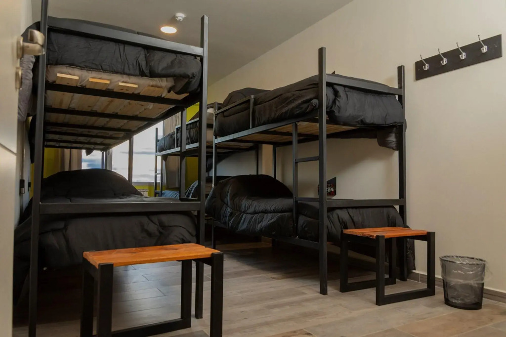 Titán Hostel