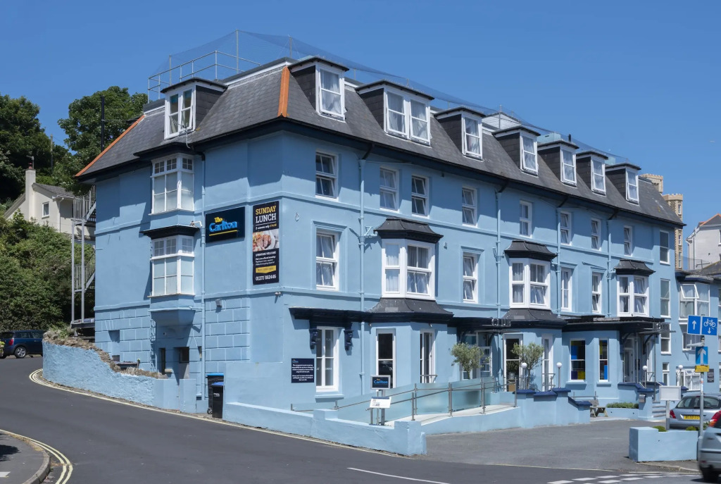 Carlton Hotel
