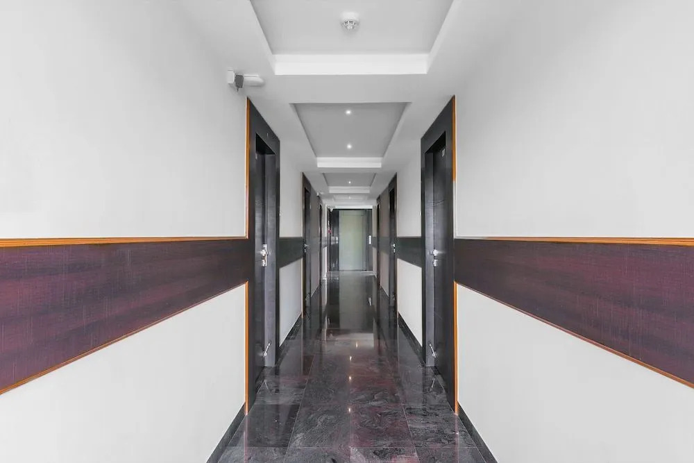 OYO Flagship 22529 Elegance Inn