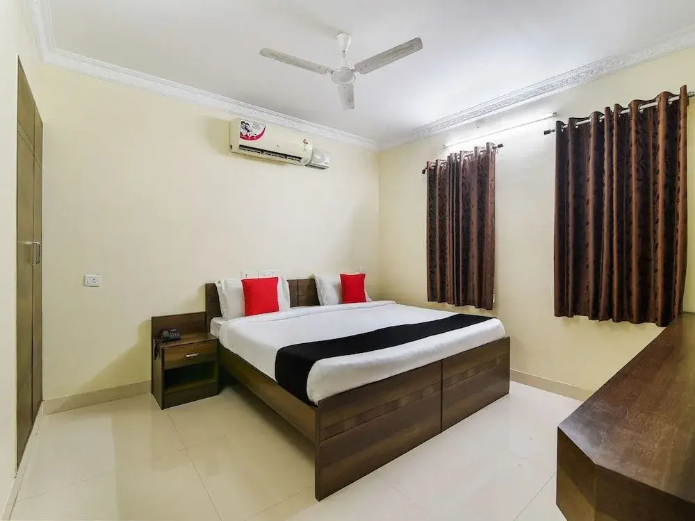 Centre Park by OYO Rooms
