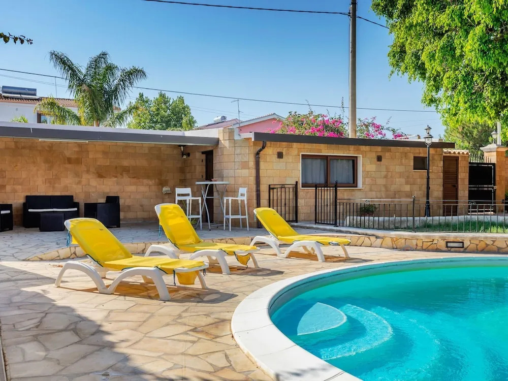 Peaceful Holiday Home in Punta Milocca With Private Pool