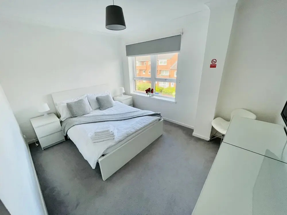 Modern 2 bed Apartment Near City Centre