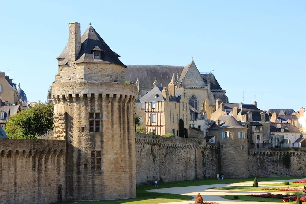 Apartment With one Bedroom in Vannes, With Wonderful City View and Wif