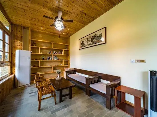 Yangshuo Xining Ge Inn (Yulong River National Tourist Resort)