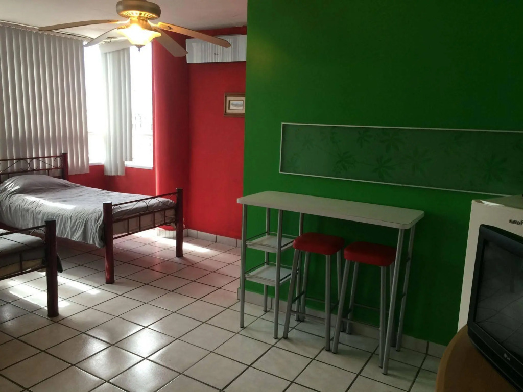 Unidades Privadas con AC-TV-WiFi y Estacionamiento en Centro de MTY