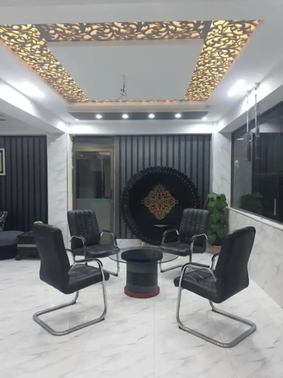 Hotel H6