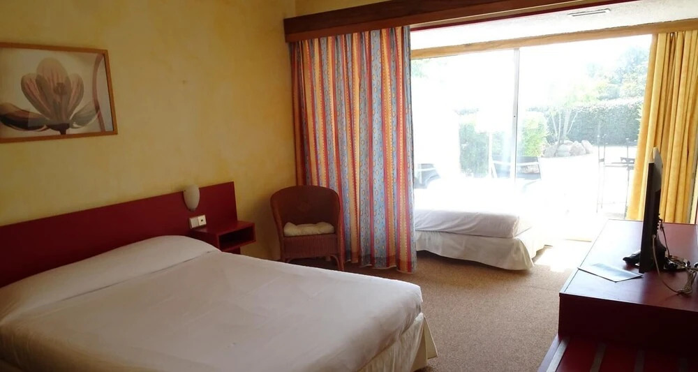 83 Hotel