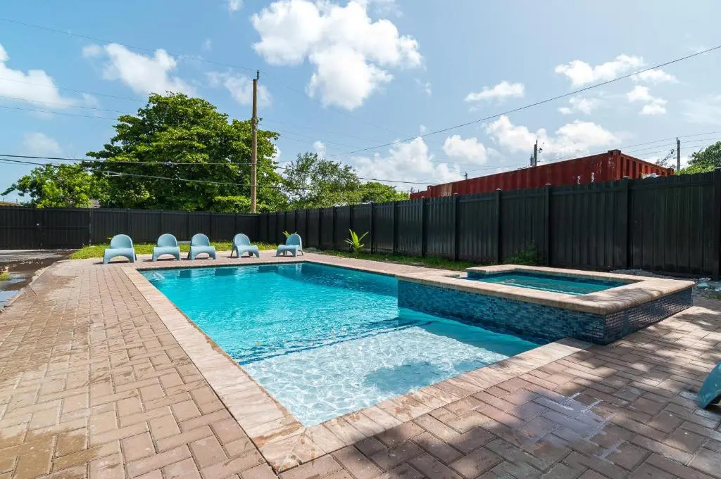 Pool Boutique Villa by the Beach 1