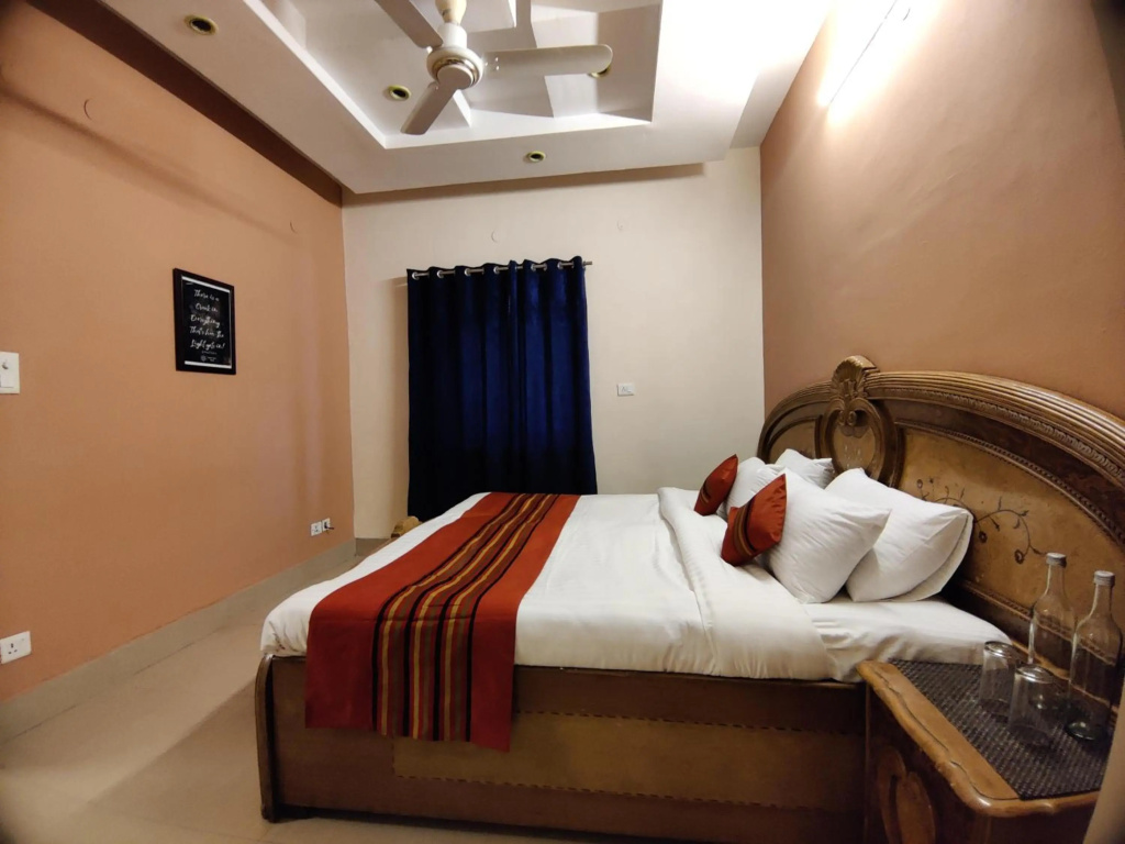 EARTH 3BHK By Wabi Sabi Stays