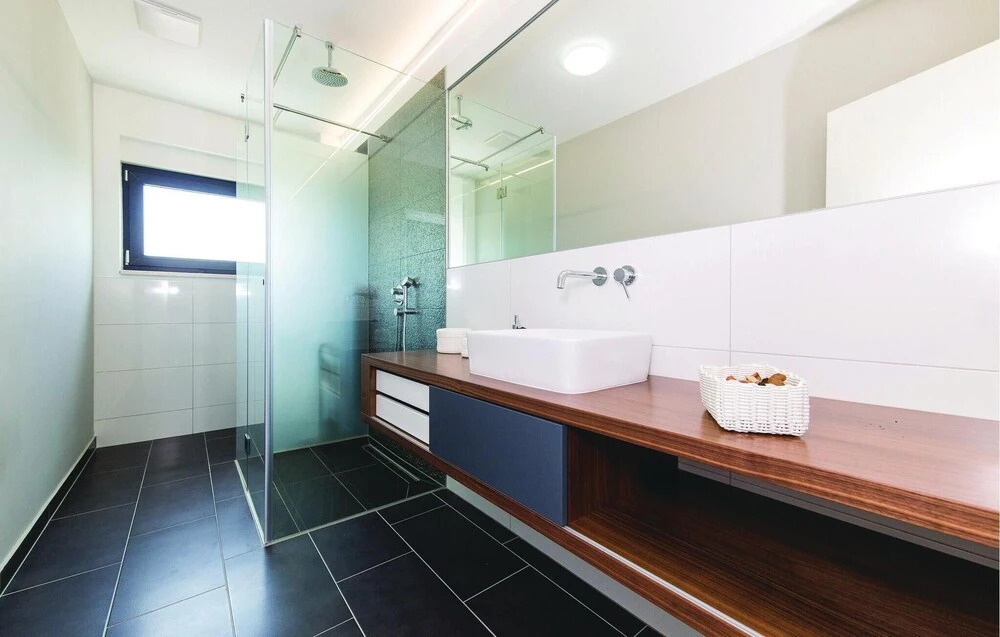 Amazing Home in Kastel Novi With Wifi and 8 Bedrooms