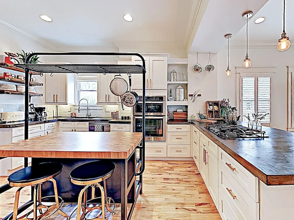 17th Street Home - 4 Br Home