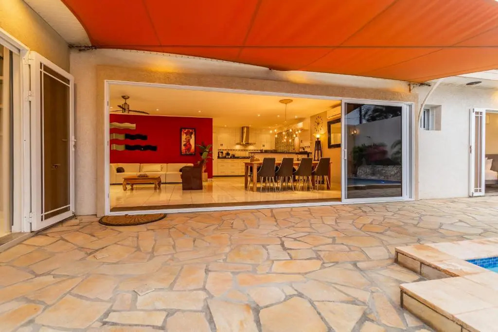 Large Villa With View! Private Pool Free Utilities!