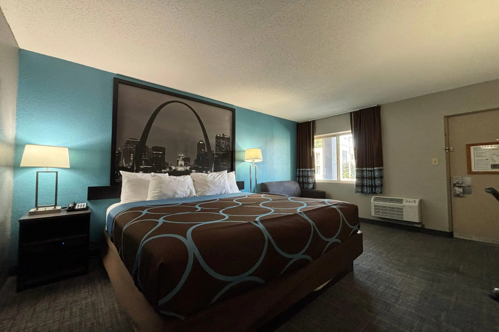 Super 8 by Wyndham Belleville St. Louis Area