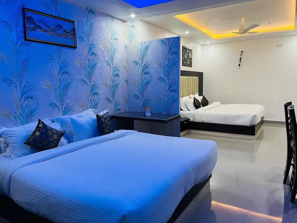 Aliza Inn And Suites By SRS Hotels