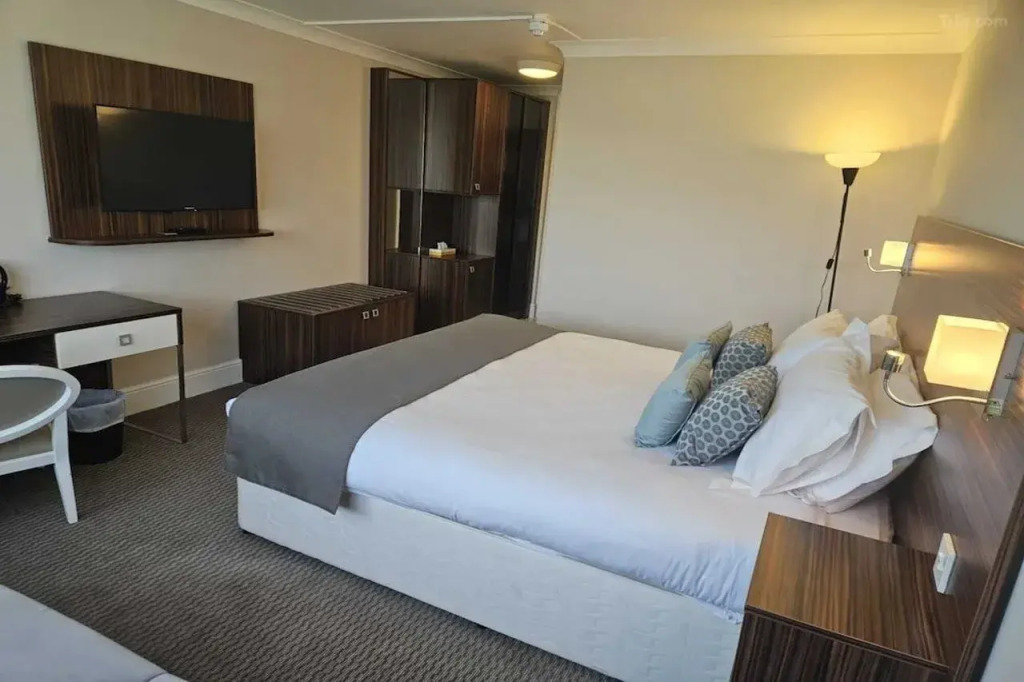 Palms Hotel & Retreat By Palette London Romford