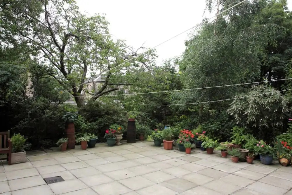 3 Bedroom Home In Bonnie Bruntsfield