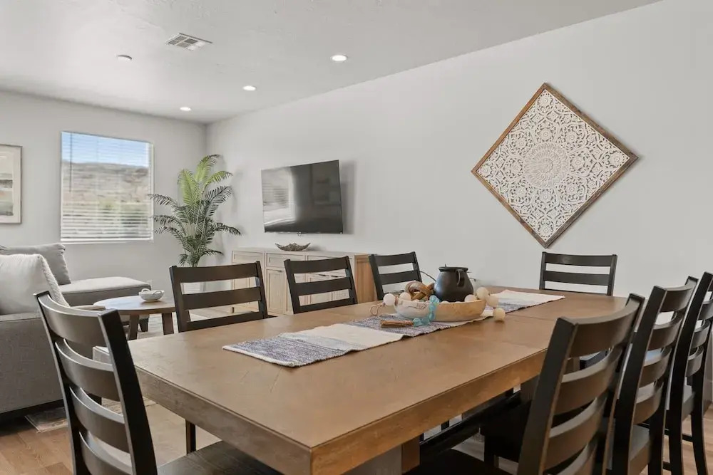 Red Desert Oasis 5 Bedroom Home