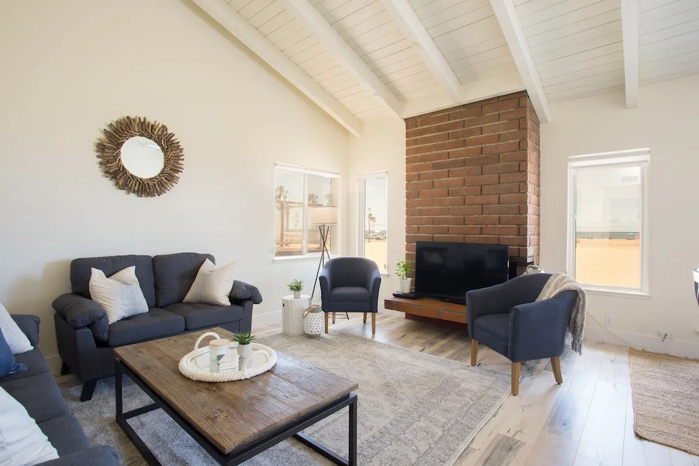 404 E. Oceanfront (68449)