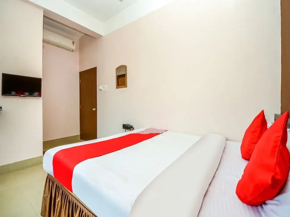OYO 41030 Palacia Inn