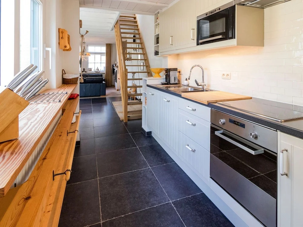 Spacious Holiday Home in Nieuwpoort With Garden