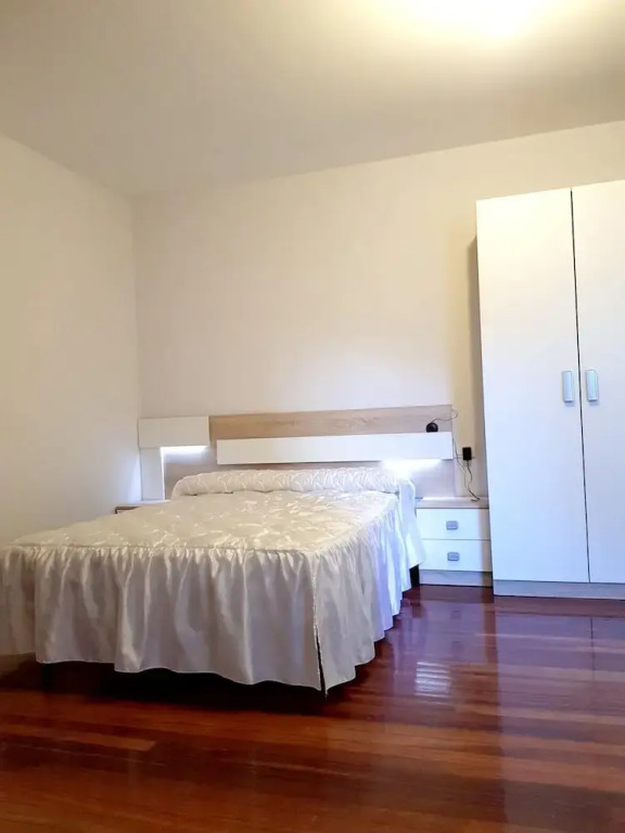 Apartment With 4 Bedrooms in Sarria, With Wonderful City View and Terrace