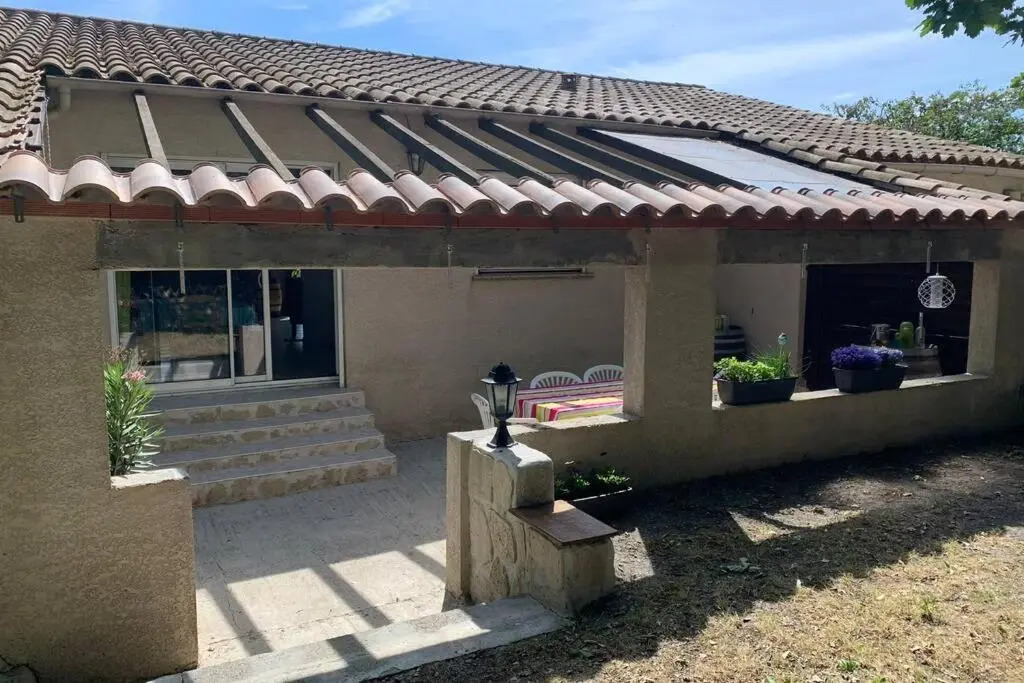 Maison spacieuse et calme près de la cité