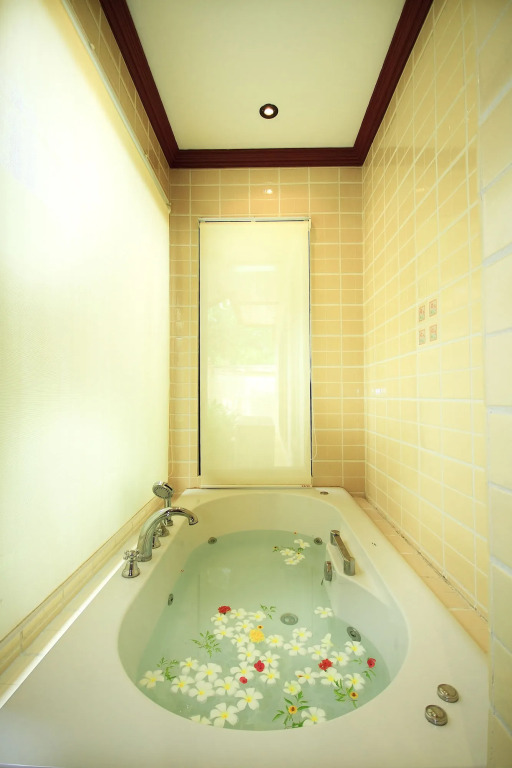 Pao Jin Poon Beach Front Villa