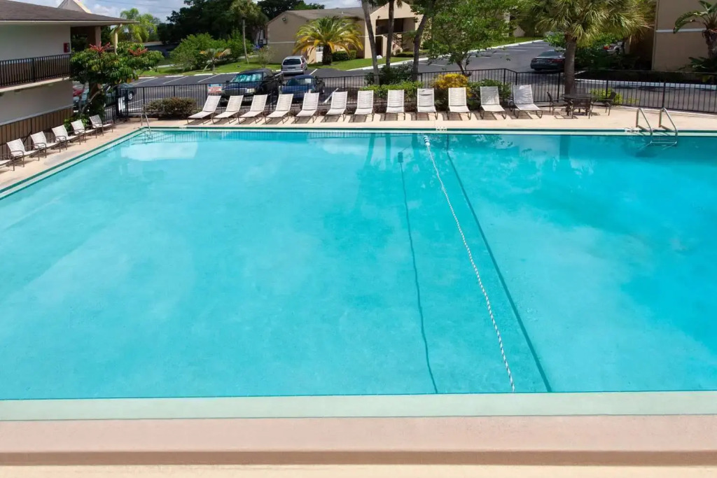 Super 8 by Wyndham Kissimmee