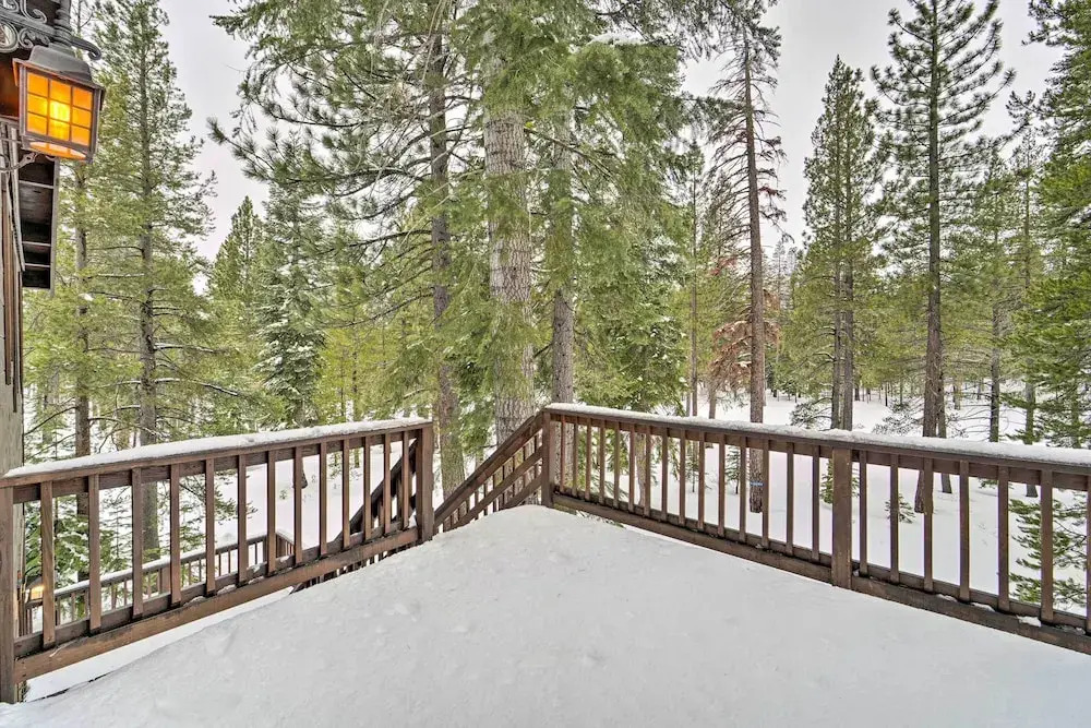 Updated Tahoe Donner Cabin w/ Golf Course Views!
