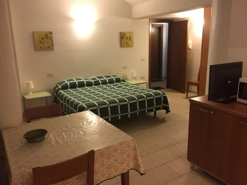 "2 pax Studio, Week Lease, all Utilities Included"