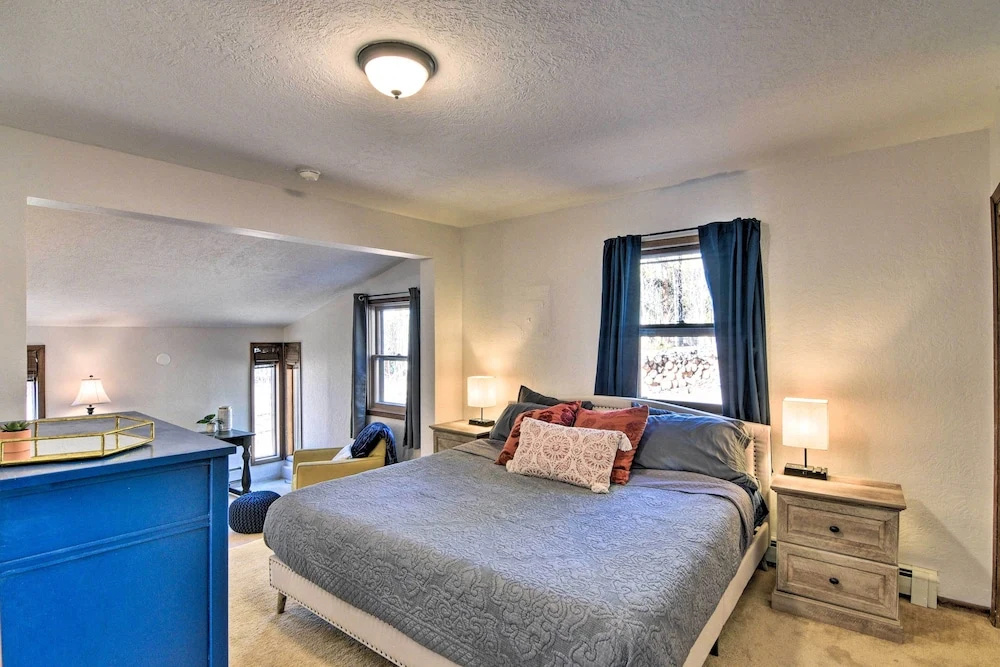 Charming Leadville Retreat w/ Private Hot Tub
