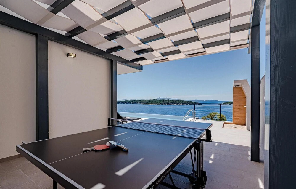Awesome Home In Blato