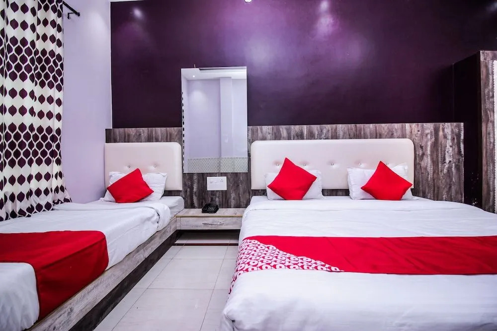 OYO 16129 Hotel Taj Palace